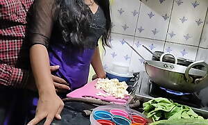 Indian girl has hard intercourse just about kitchen – Mumbai Ashu intercourse dusting