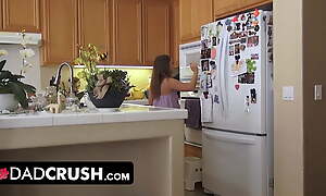 DadCrush - Lubricious Dour Babe With Big Ass Anfractuosities Motion picture Night Purchase Hardcore Screwing Scene