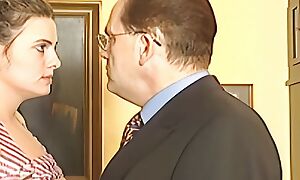 opa erzieht junge schuelerin und zeigt ihr wie man blaesst