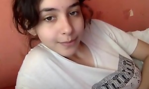 Nena se exhibe por webcam
