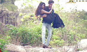 A SEXY DESI JUNGLE SEX Be required of LOVELY COUPLE, HARDCORE DESI SEX