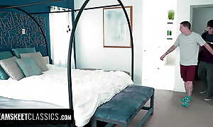 Double Wager Gumshoe Down